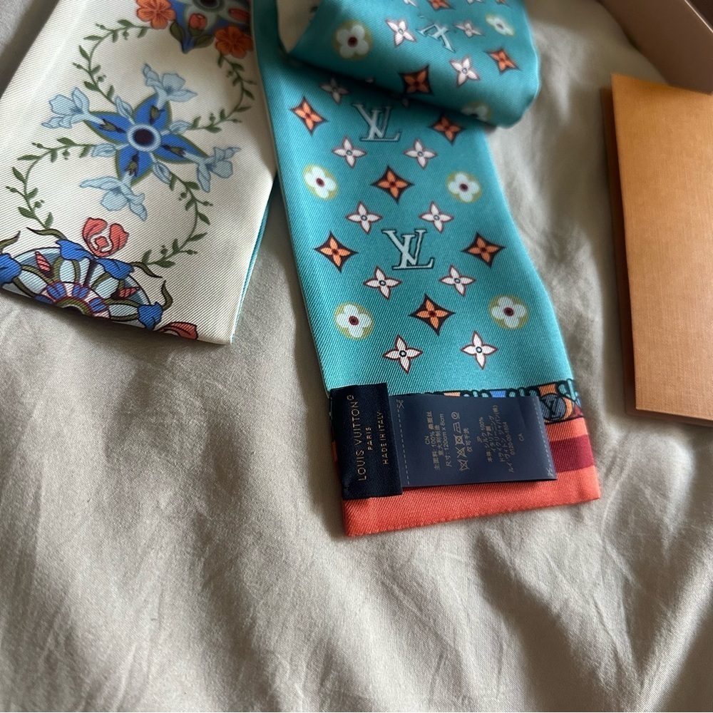 Louis Vuitton Monogram Asnieres Bandeau Reversible Parisian Floral Scarf - Picture 7 of 13